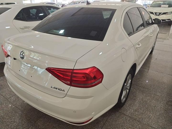 Lavida 2017 1.6L AT photo 3