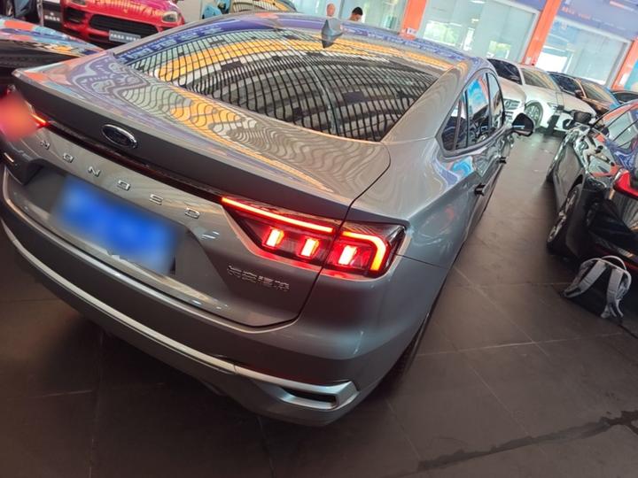 Mondeo 2025 1.5T EcoBoost E Hybrid photo 4