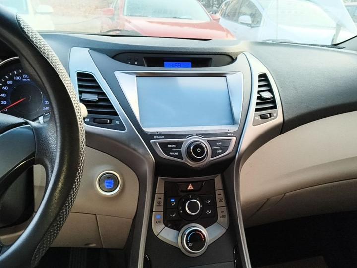 Elantra 2015 1.6L AT Leading photo 8