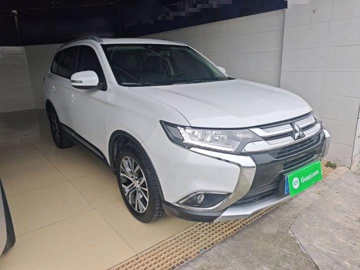 Outlander 2018 2.0L RWD Honor 5-Seater photo 3
