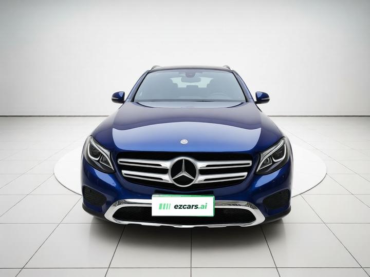 GLC 2019 GLC 200 4MATIC photo 2