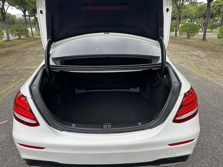 E-Class 2019 E 200 L Sport photo 8