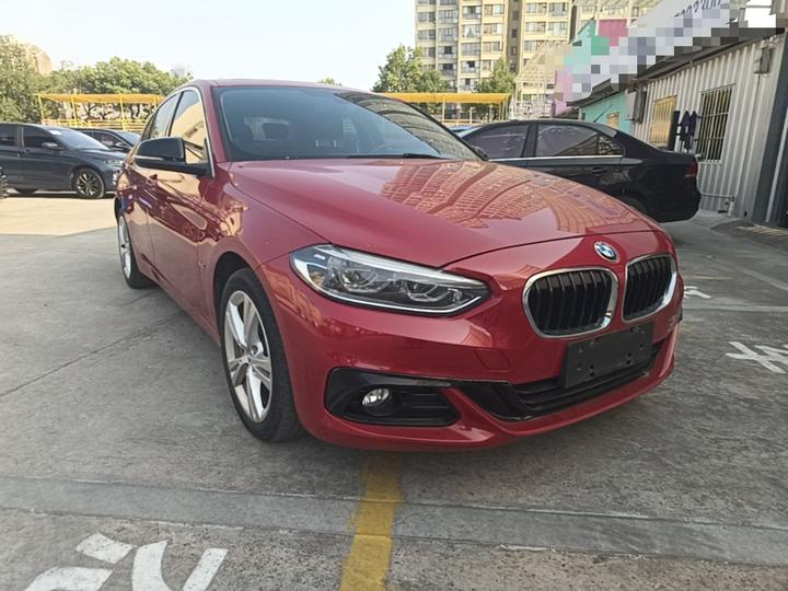 1 Series 2018 118i Design Package photo 3