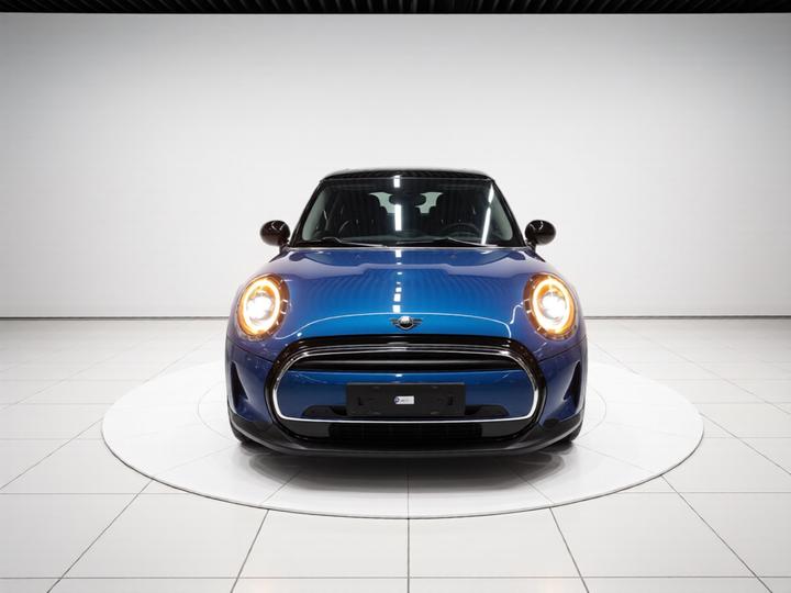 2022 1.5T COOPER Classic 5-Door photo 2