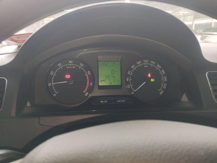 Rapid 2016 1.6L AT photo 7