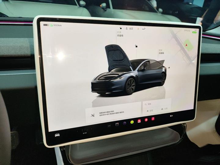 Model 3 2023 RWD photo 8