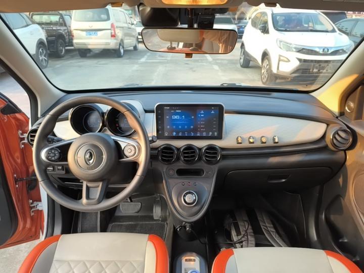 2021 351km Luxury photo 5