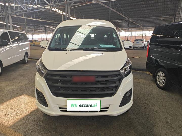 Jinbei Hiace 2023 2.0L Bus Wagon 9-Seater photo 2