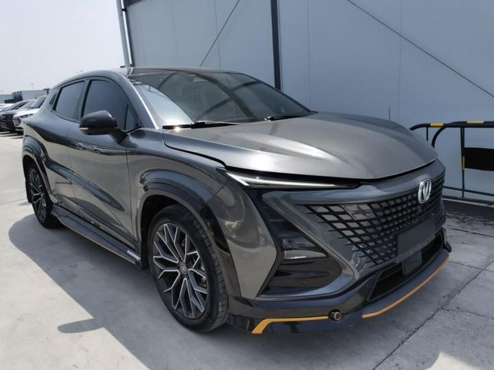 UNI-T 2022 1.5T Premium photo 3