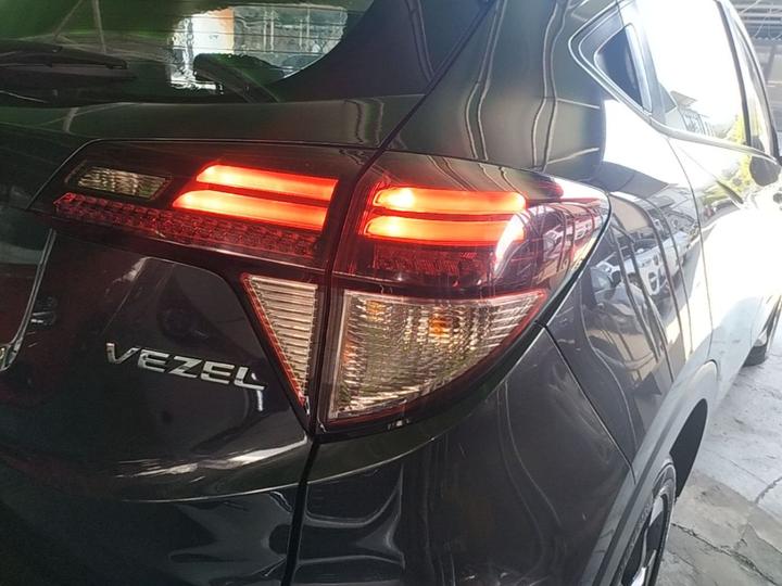 Vezel 2017 1.8L CVT RWD Pioneer photo 7