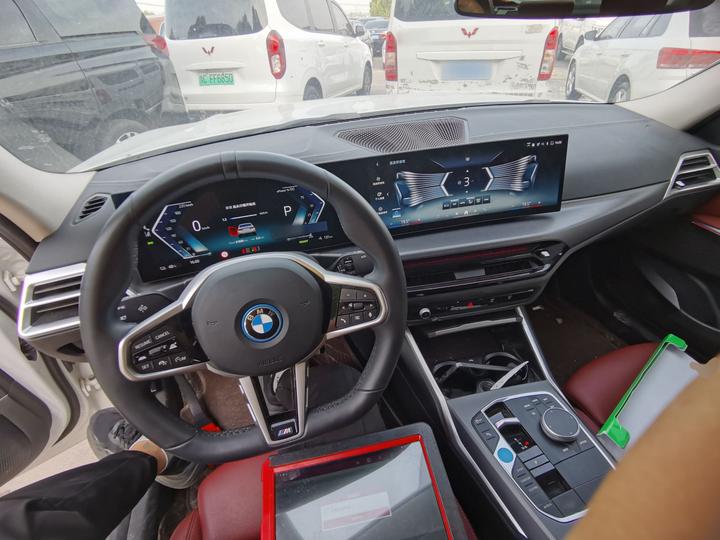 i3 2025 eDrive 35 L photo 5