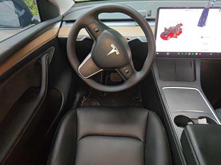 Model Y 2021 Standard Range RWD photo 3