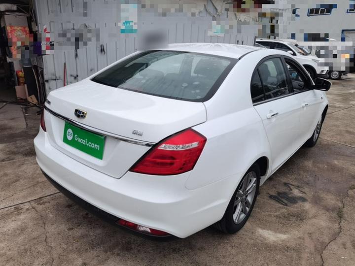 Emgrand 2017 Sedan 1.5L MT photo 4