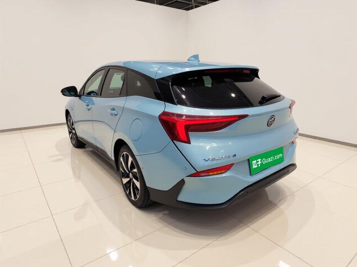 6 2020 PHEV photo 4