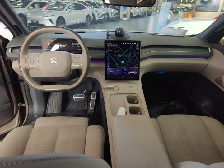 ES8 2023 75kWh Executive photo 5