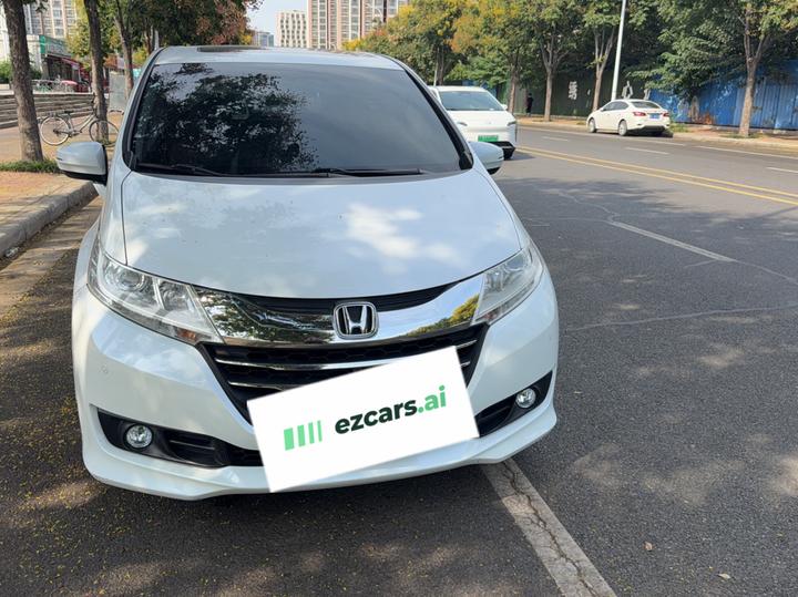 Odyssey 2015 Facelift 2.4L Luxury photo 2
