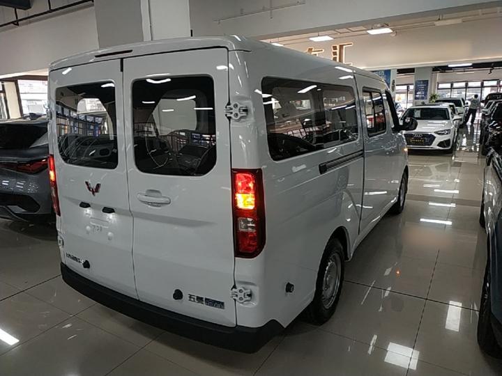 Wuling 2026 440km Bus Comfort 6-Seater photo 4