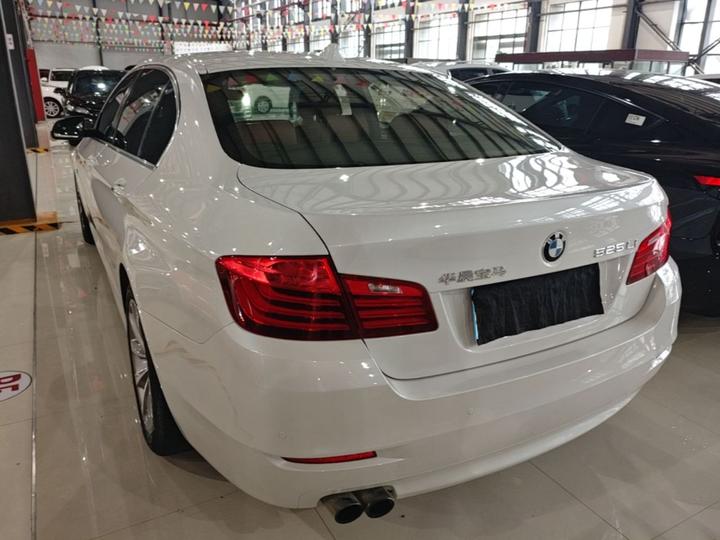5 Series 2017 525Li Leading photo 4