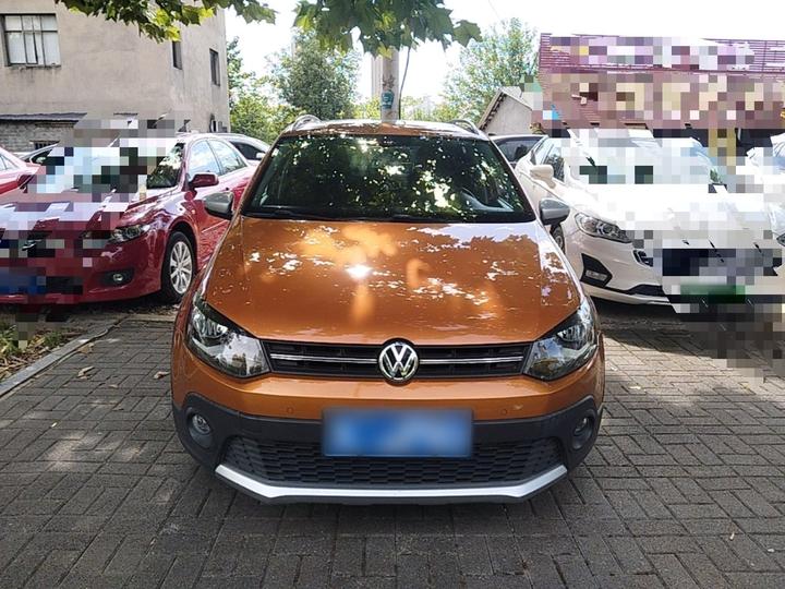 2014 1.6L Cross Polo AT photo 2