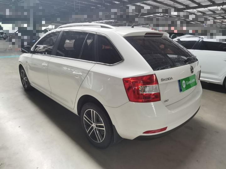 Rapid Spaceback 2018 1.6L AT Standard photo 4