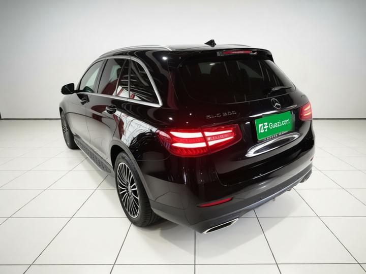 GLC 2018 GLC 200 4MATIC photo 4