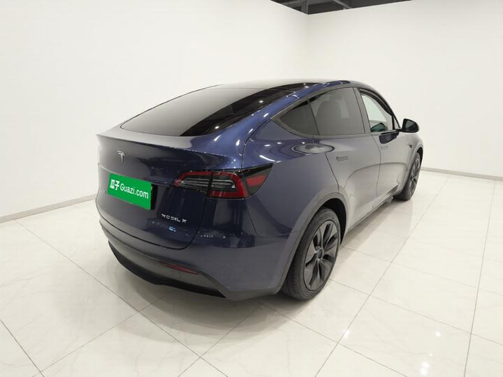 Model Y 2024 RWD photo 4