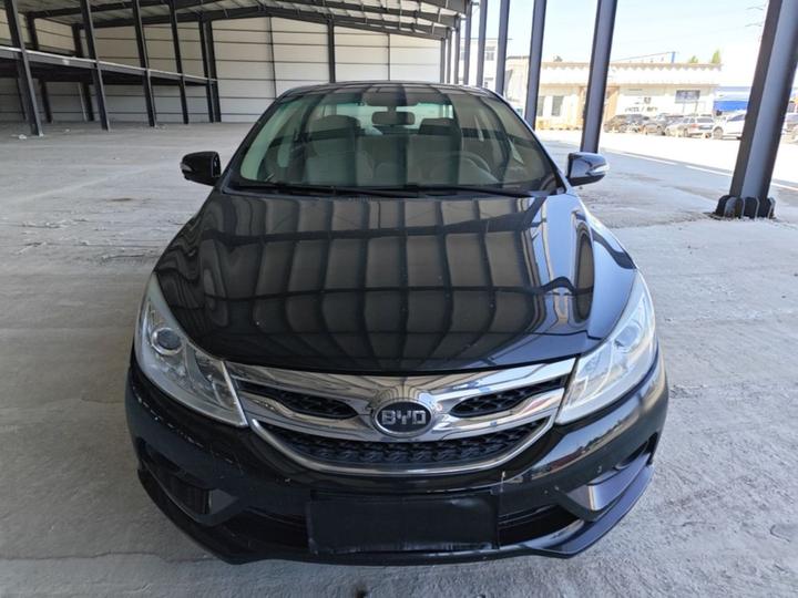 2015 Facelift 1.5L MT Luxury photo 2