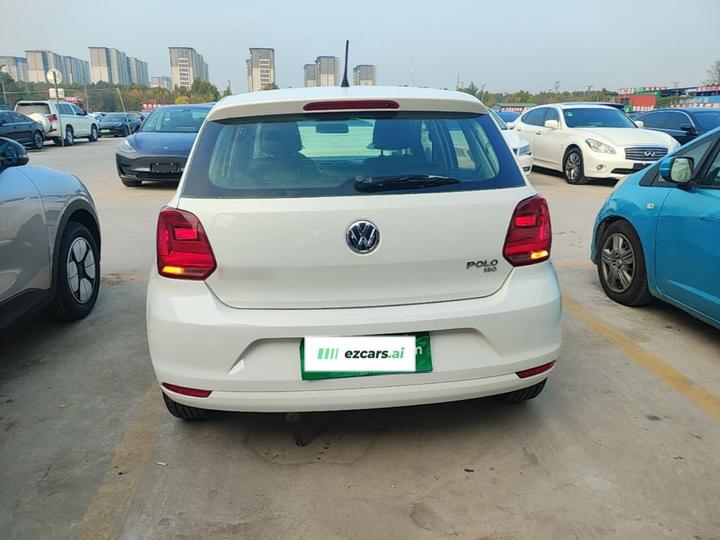 Polo 2016 1.6L AT Comfort photo 5