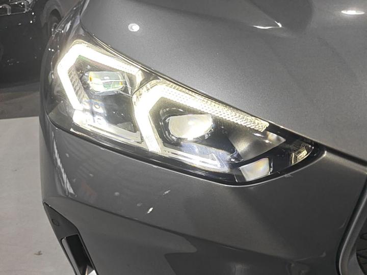 iX1 2023 xDrive30L X Design Package photo 7