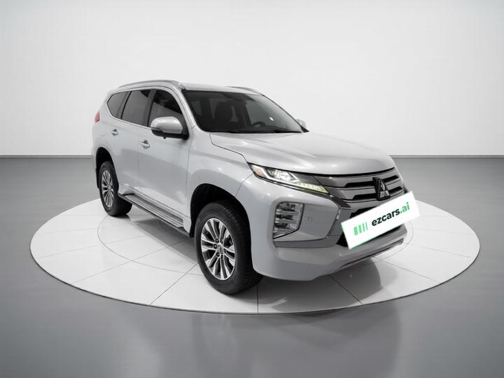 Pajero Imported 2020 3.0L Comfort photo 3
