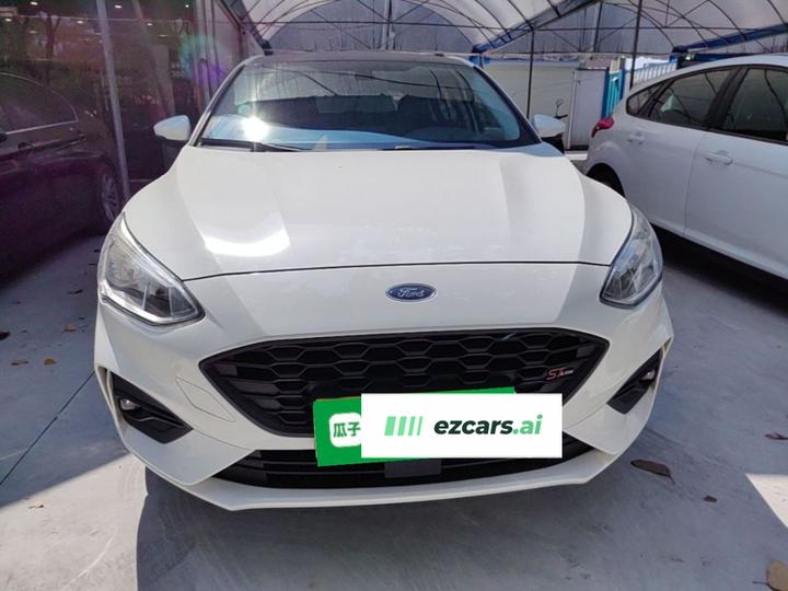 Focus 2020 Hatchback EcoBoost 180 AT photo 2