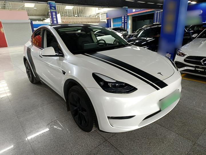 Model Y 2024 Long Range AWD photo 3