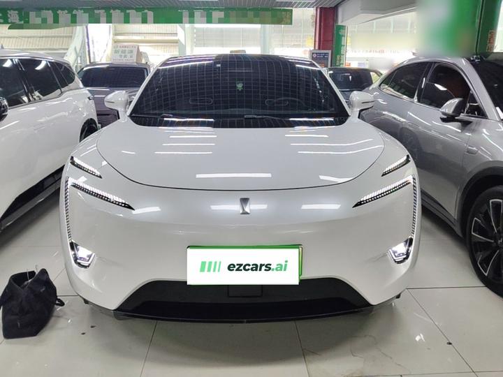 11 2023 Long Range 5-Seater photo 2