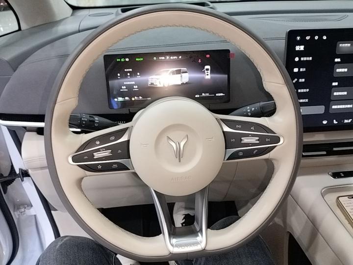 Voyah Dreamer 2025 PHEV AWD Premium Qiankun photo 6