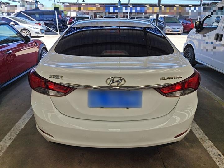 Elantra 2016 1.6L AT Smart photo 3