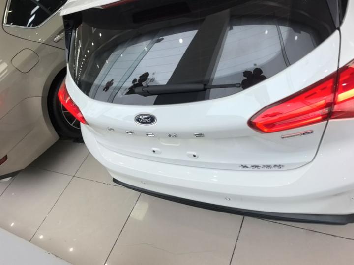 Focus 2021 Hatchback EcoBoost 180 AT ST Line photo 5