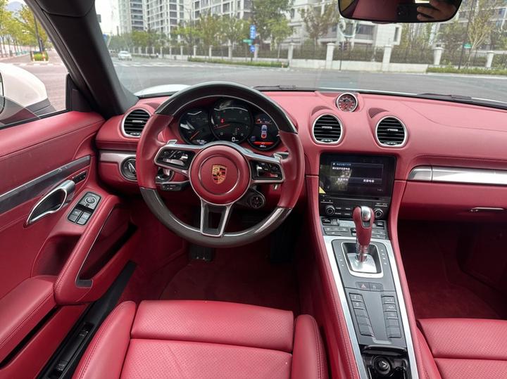 718 2022 Cayman 2.0T photo 3