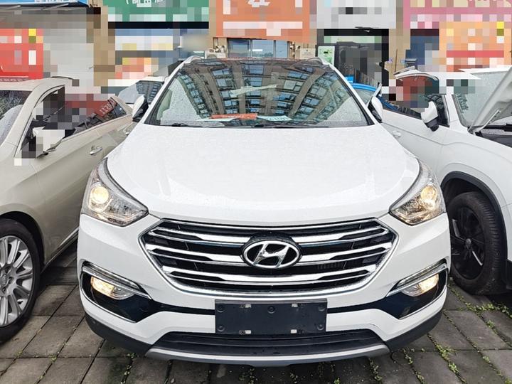 Santa Fe 2017 2.0T AT AWD Smart 7-Seater photo 2