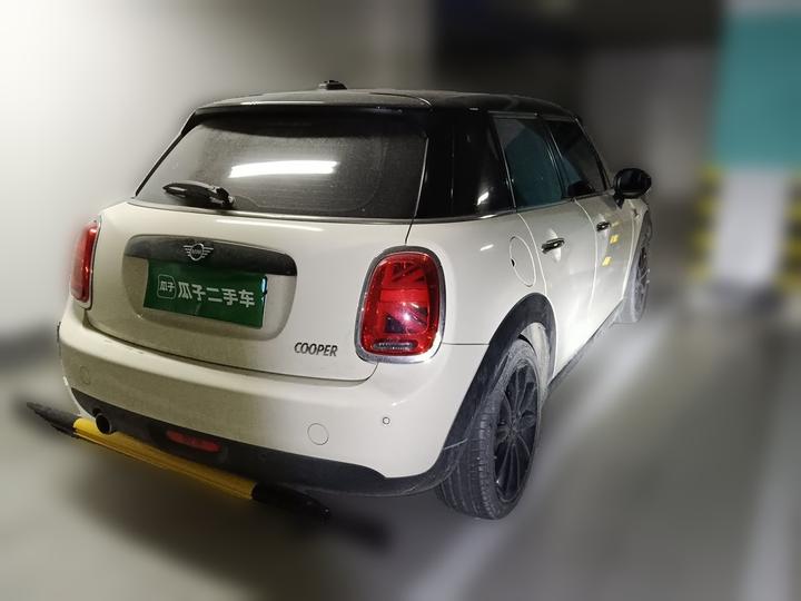 2019 1.5T COOPER 5-Door photo 6