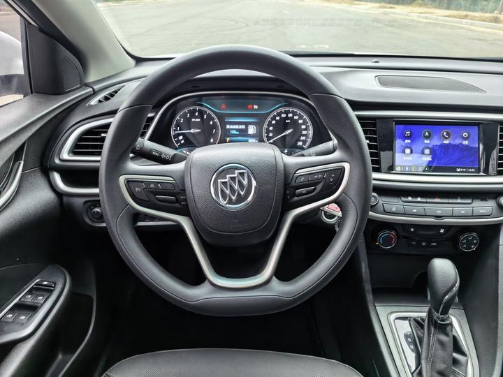 Excelle 2021 Facelift Classic 1.5L AT Progressive photo 3