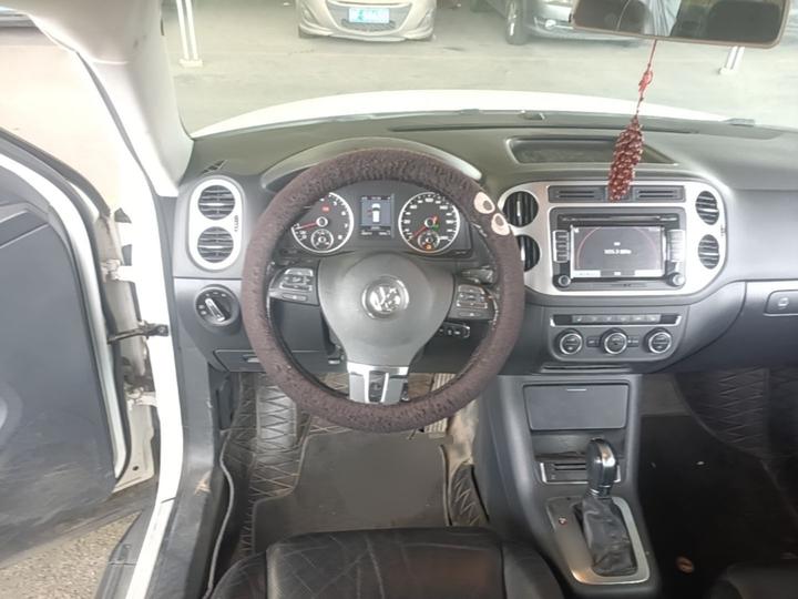 Tiguan 2013 1.8TSI AT RWD Luxury photo 3