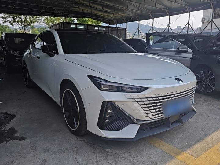 UNI-V 2022 1.5T Pilot photo 3