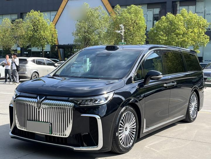 Voyah Dreamer 2025 PHEV AWD Flagship Qiankun