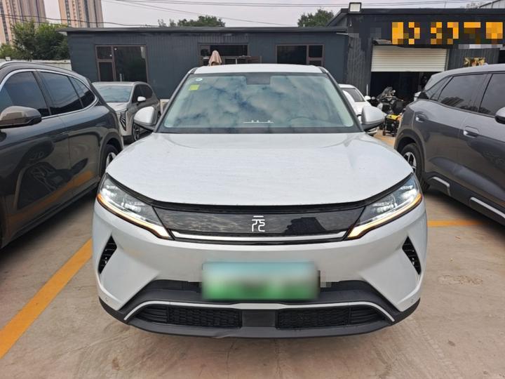 Yuan UP 2025 301KM Pilot photo 2