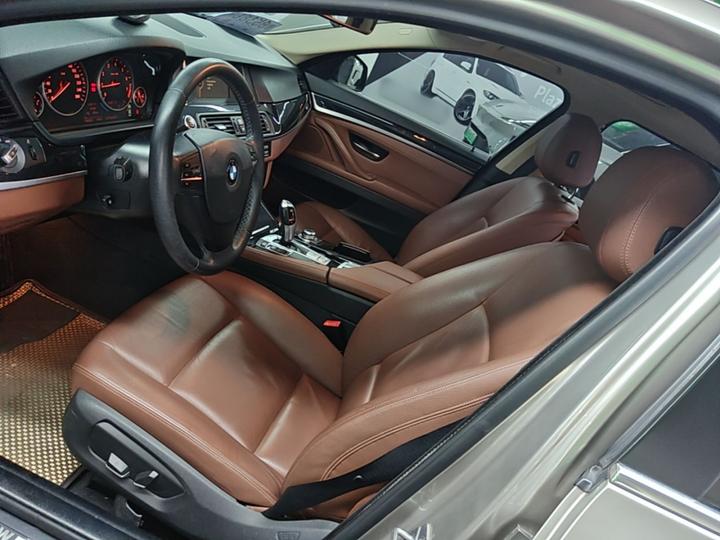5 Series 2014 520Li photo 6
