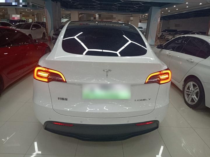 Model Y 2022 RWD photo 3