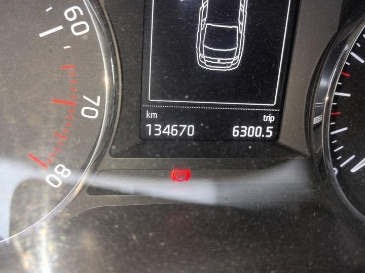 Octavia 2015 1.6L MT photo 6