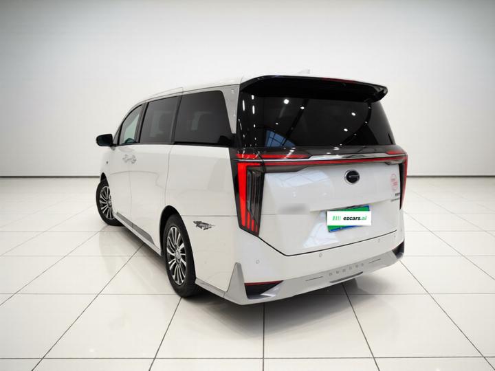 GAC Trumpchi M8 2023 Hybrid photo 4