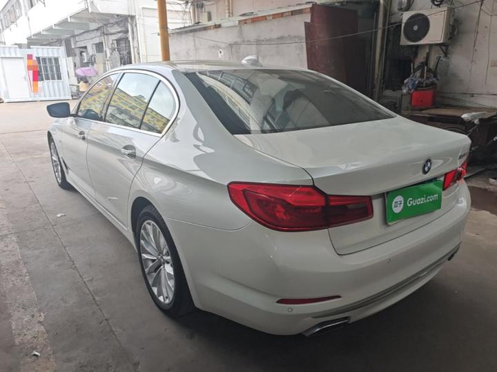 5 Series 2018 525Li Luxury photo 4
