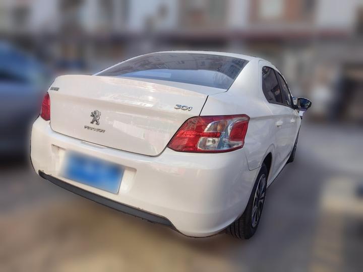 301 2014 1.6L MT Comfort photo 6